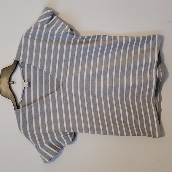 Final Price! J Crew Striped Flutter Sleeve V Neck Tee Shirt - Picture 2 of 5